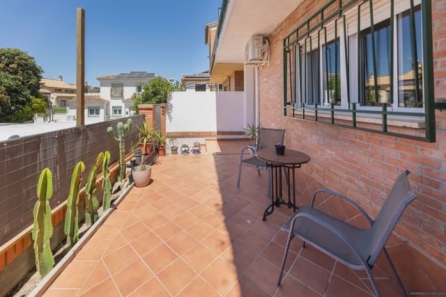 4 bedroom Townhouse for sale in La Zubia with pool garage - € 269,500 (Ref: 9893540)