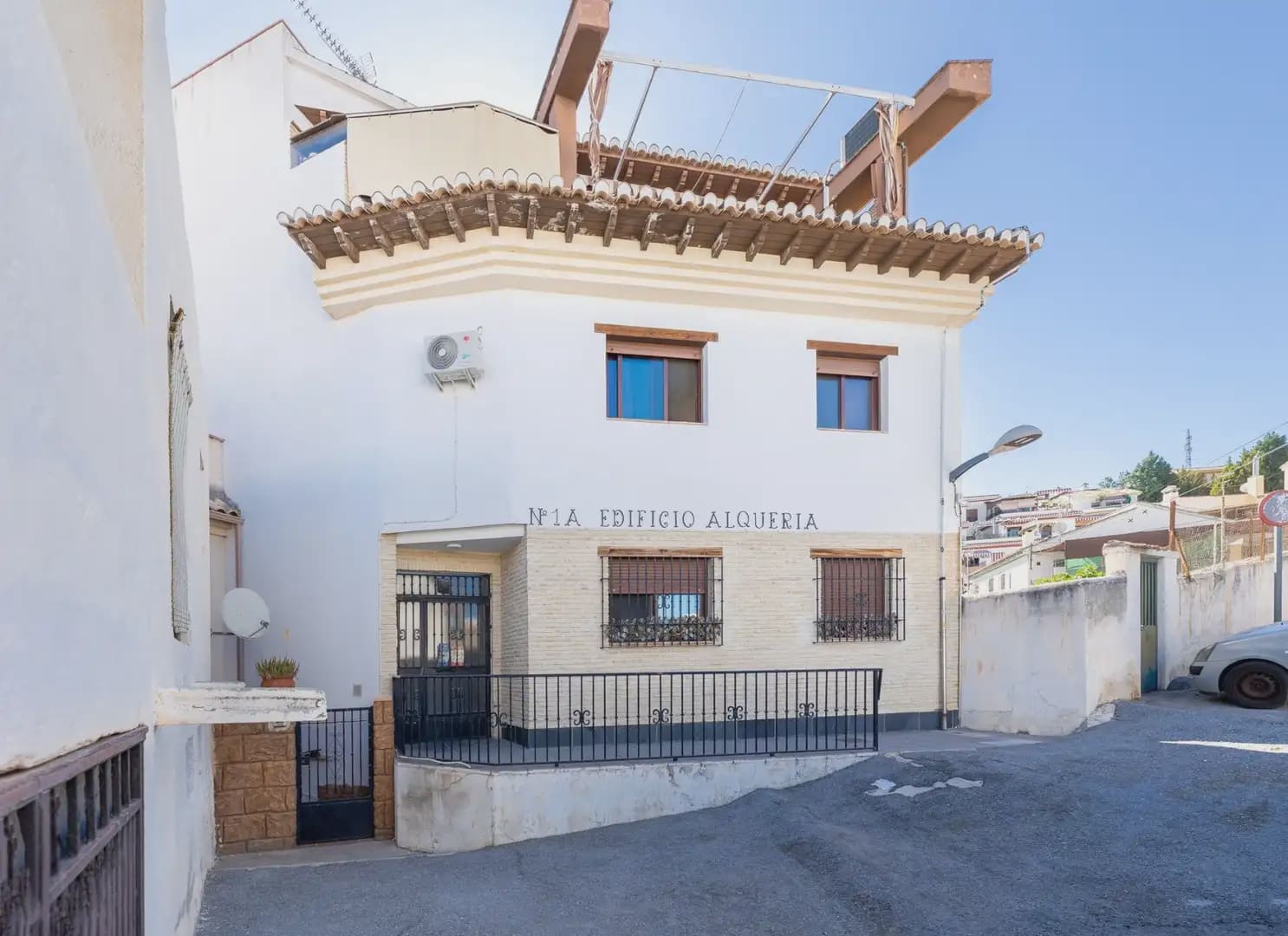 2 bedroom Penthouse for sale in Monachil with garage - € 195,000 (Ref: 9893541)