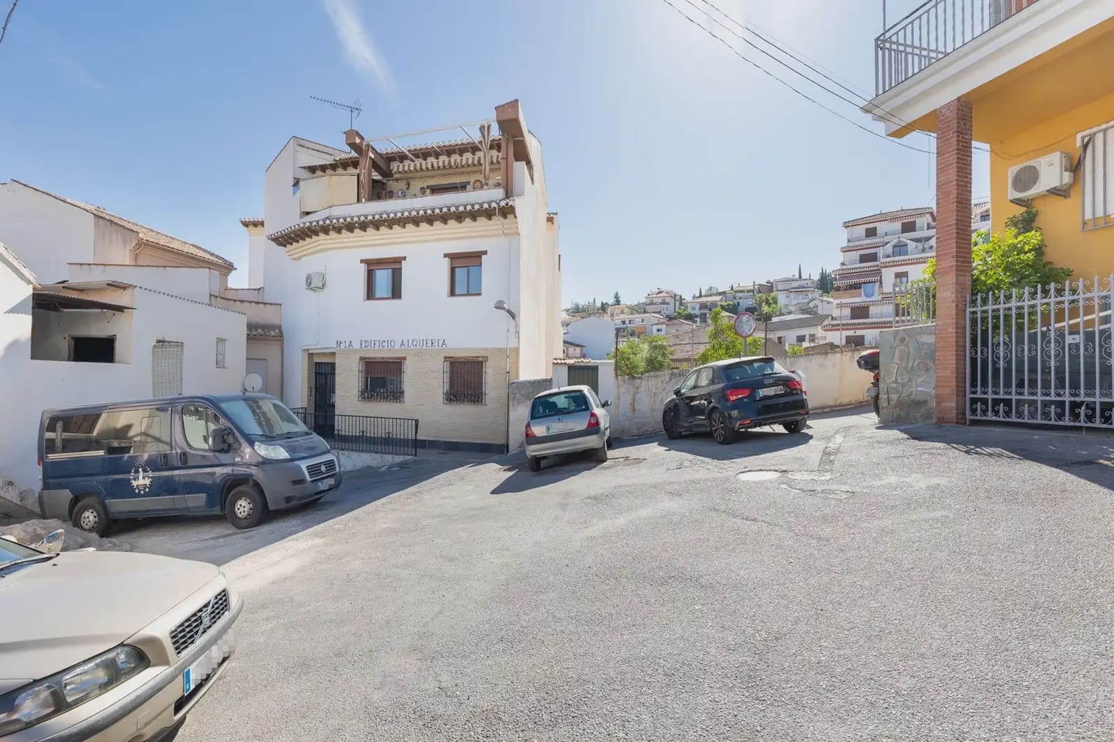 2 bedroom Penthouse for sale in Monachil with garage - € 195,000 (Ref: 9893541)