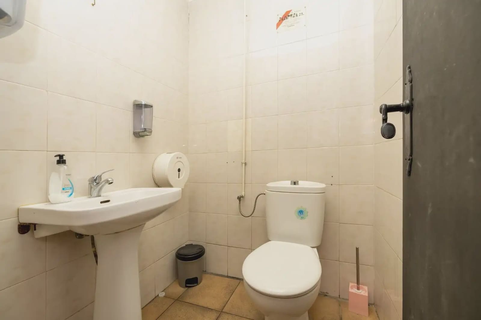 Local Comercial en Granada ciudad en venta - 115.000 € (Ref: 9894880)