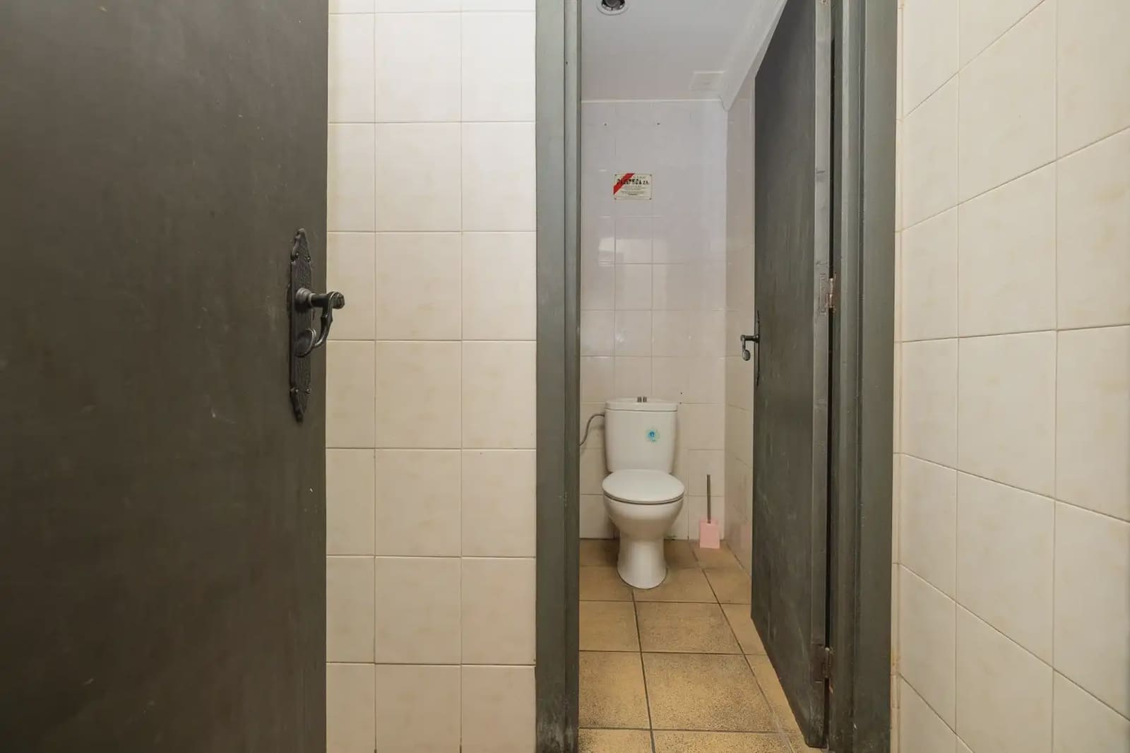 Local Comercial en Granada ciudad en venta - 115.000 € (Ref: 9894880)