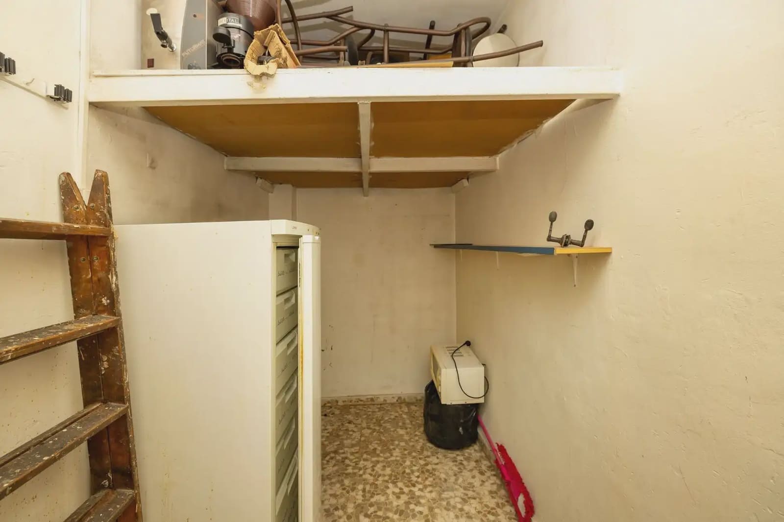 Local Comercial en Granada ciudad en venta - 115.000 € (Ref: 9894880)