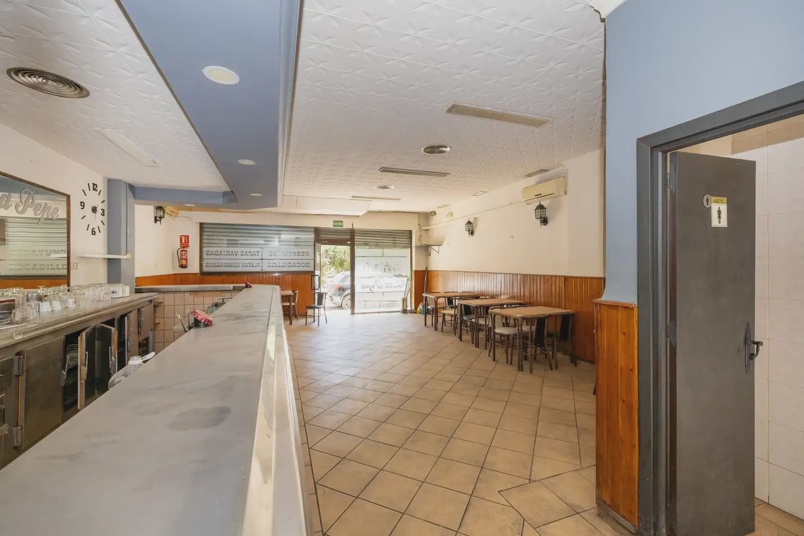 Local Comercial en Granada ciudad en venta - 115.000 € (Ref: 9894880)
