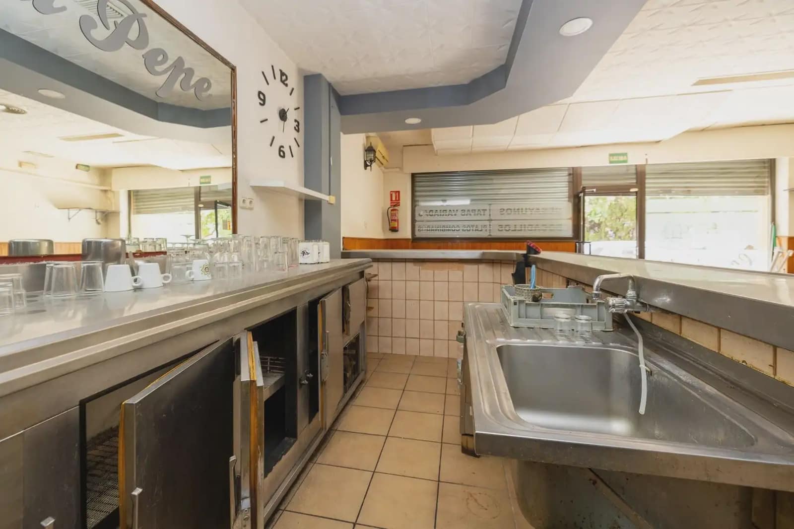 Local Comercial en Granada ciudad en venta - 115.000 € (Ref: 9894880)