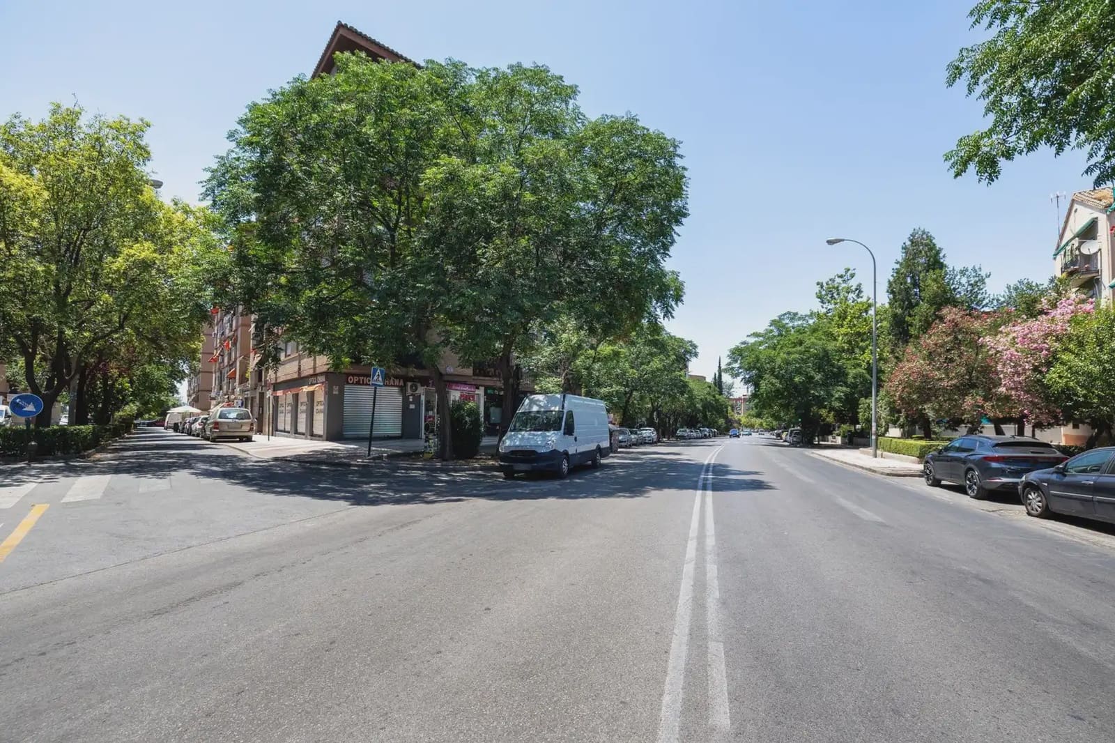 Local Comercial en Granada ciudad en venta - 115.000 € (Ref: 9894880)