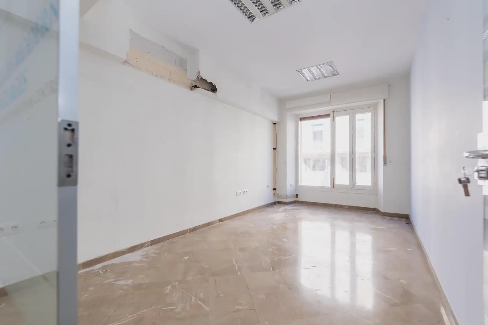 Biuro do wynajęcia w Miasto Grenada - 1 800 € (Ref: 9895130)