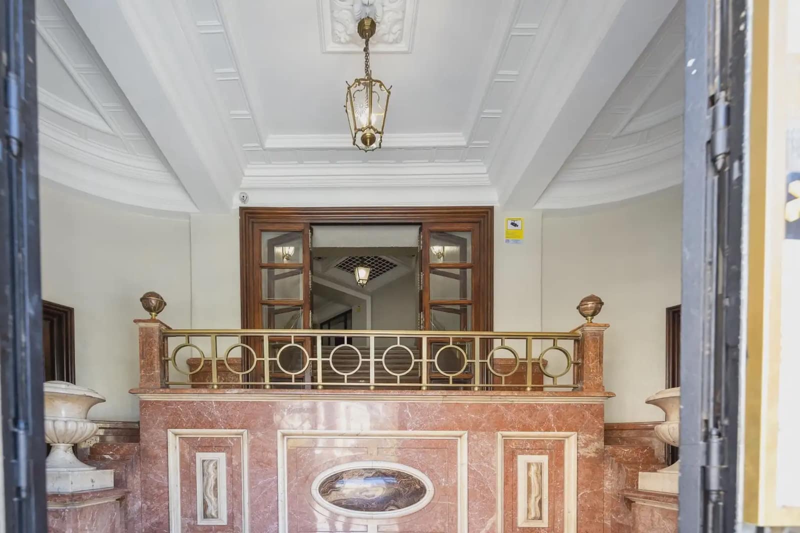 Biuro do wynajęcia w Miasto Grenada - 1 800 € (Ref: 9895130)