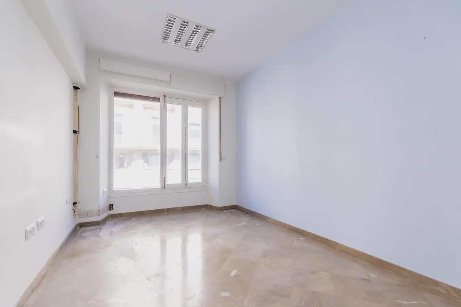 Biuro do wynajęcia w Miasto Grenada - 1 800 € (Ref: 9895130)