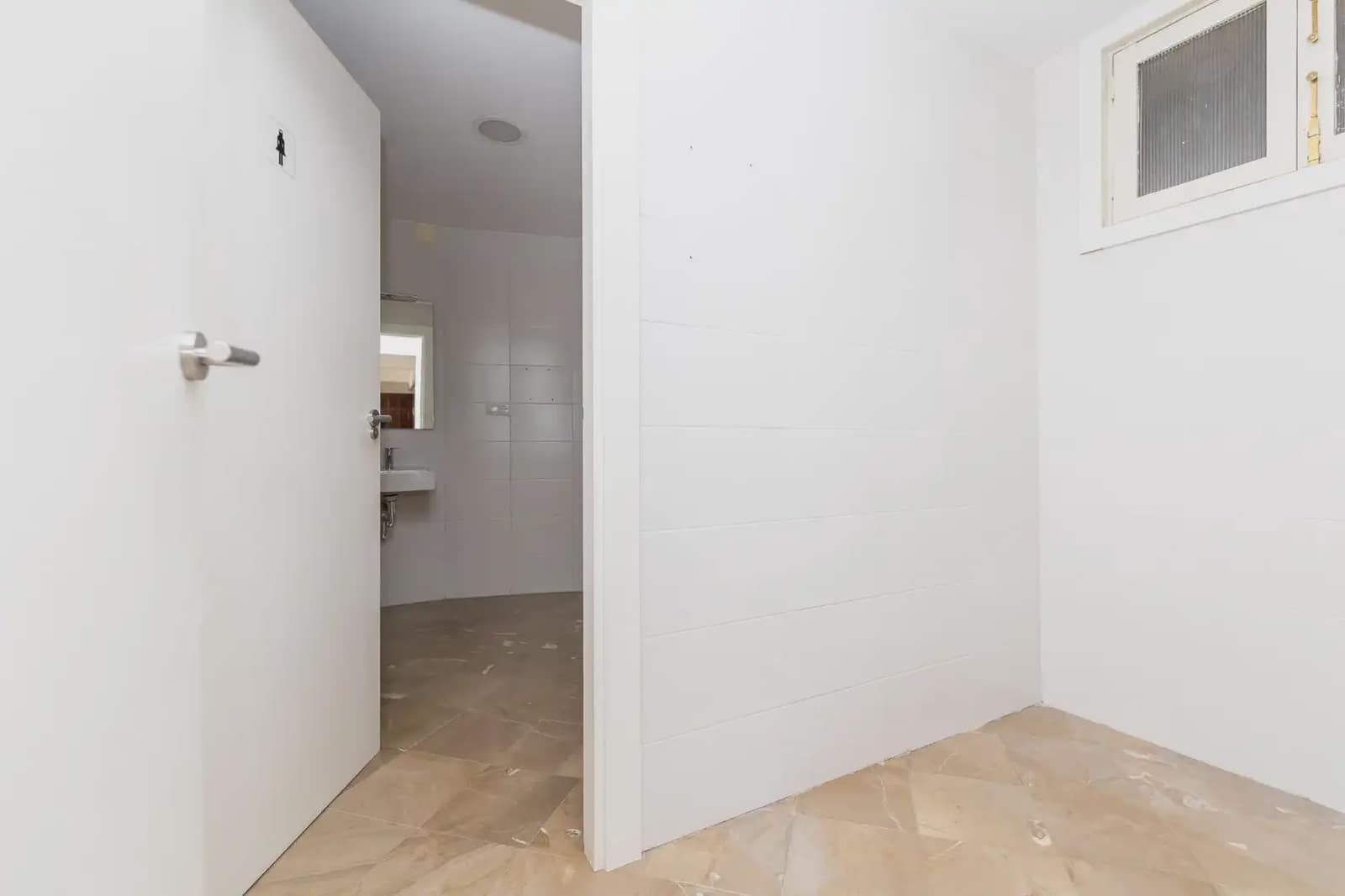 Biuro do wynajęcia w Miasto Grenada - 1 800 € (Ref: 9895130)