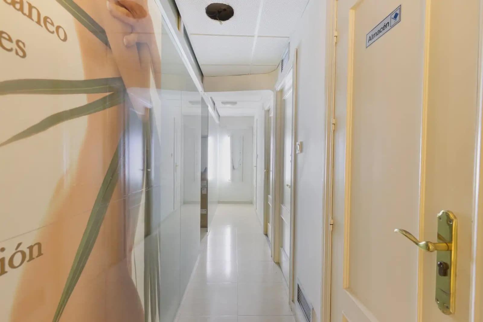 Kaupallinen myytävänä paikassa Granada kaupunki - 450 000 € (Ref: 9898582)