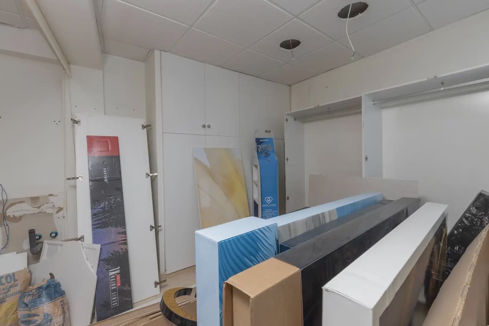 Kaupallinen myytävänä paikassa Granada kaupunki - 450 000 € (Ref: 9898582)