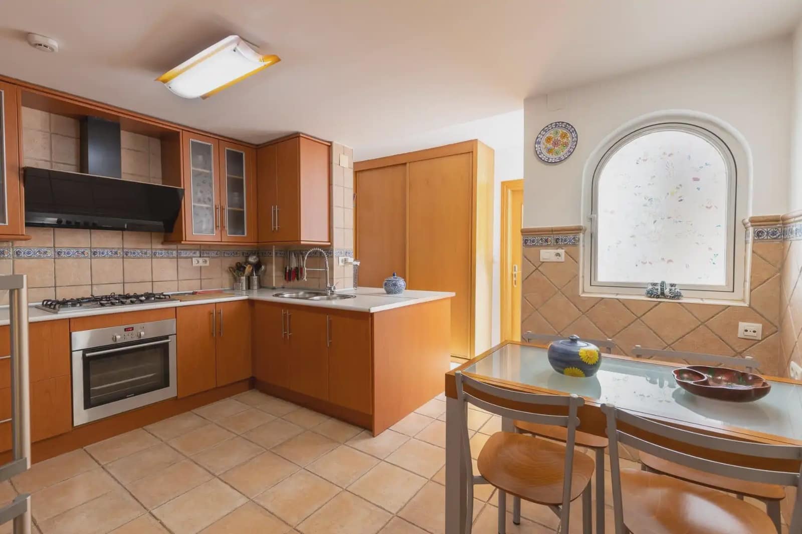 5 bedroom Terraced Villa for sale in Armilla with garage - € 295,000 (Ref: 9898583)