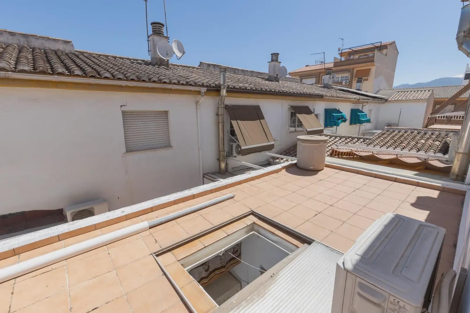 5 bedroom Terraced Villa for sale in Armilla with garage - € 295,000 (Ref: 9898583)