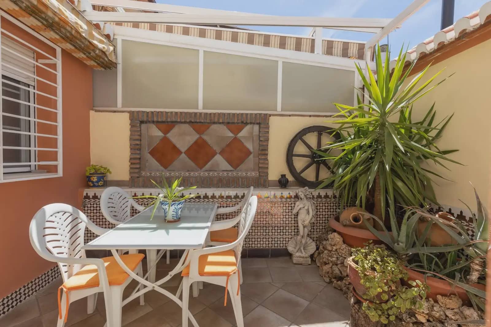 5 bedroom Terraced Villa for sale in Armilla with garage - € 295,000 (Ref: 9898583)
