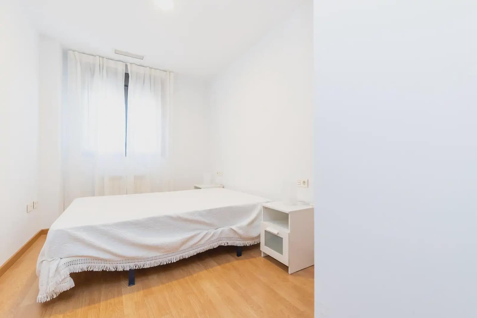 1 slaapkamer Flat te huur in Granada stad met zwembad - € 750 (Ref: 9901617)
