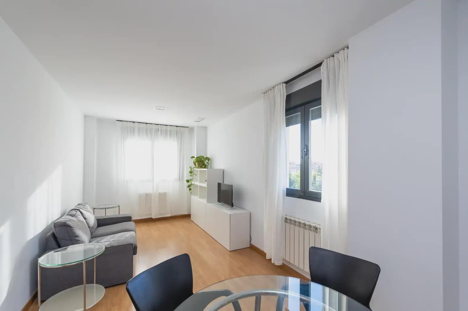 1 slaapkamer Flat te huur in Granada stad met zwembad - € 750 (Ref: 9901617)