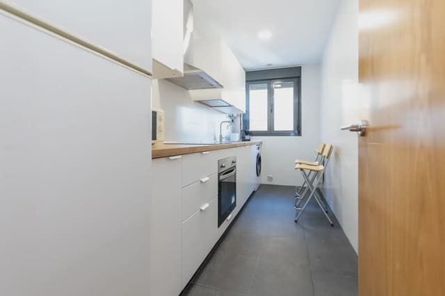 1 slaapkamer Flat te huur in Cervantes, Granada stad met zwembad - € 750 (Ref: 9901617)