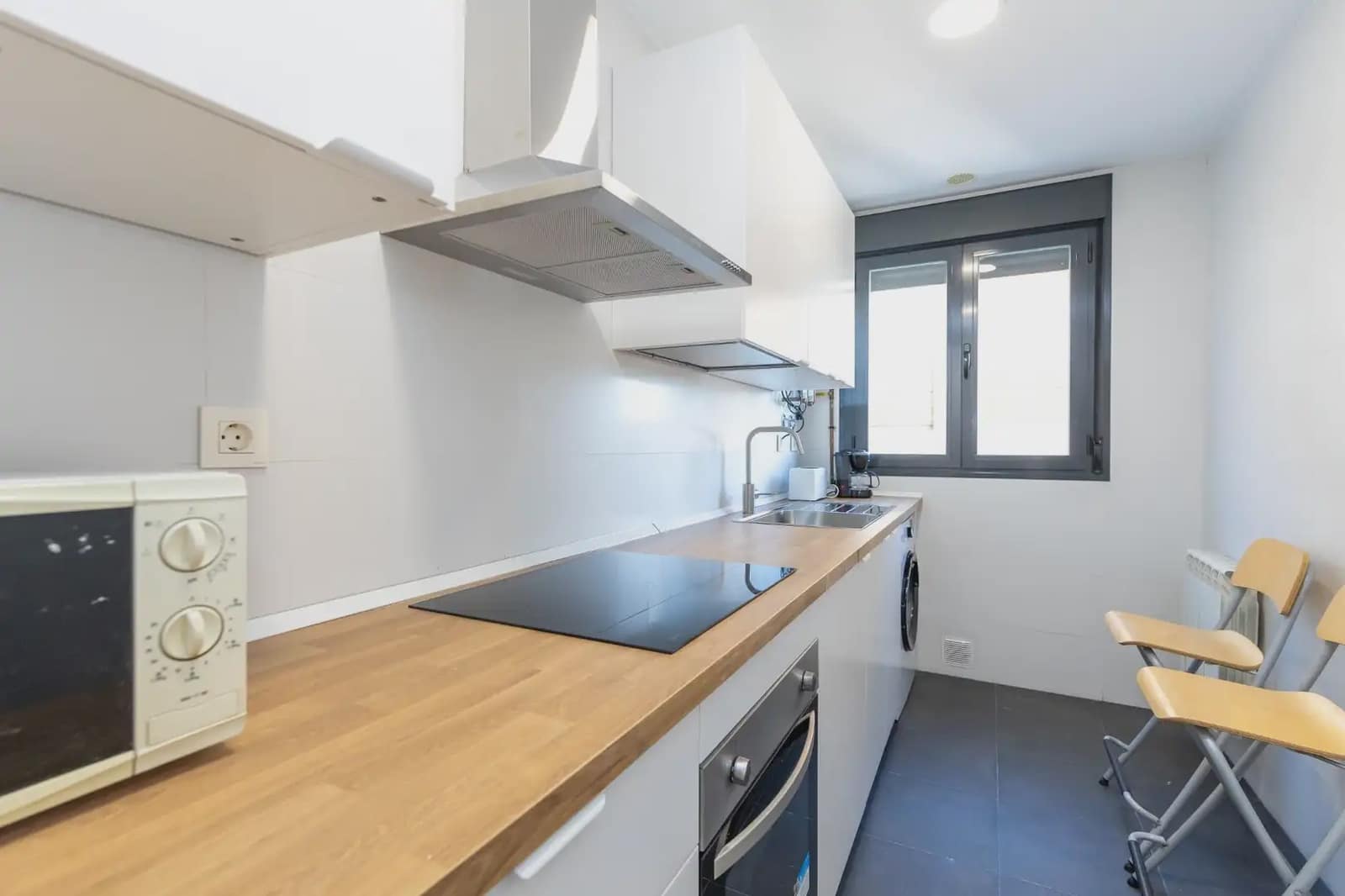1 slaapkamer Flat te huur in Granada stad met zwembad - € 750 (Ref: 9901617)