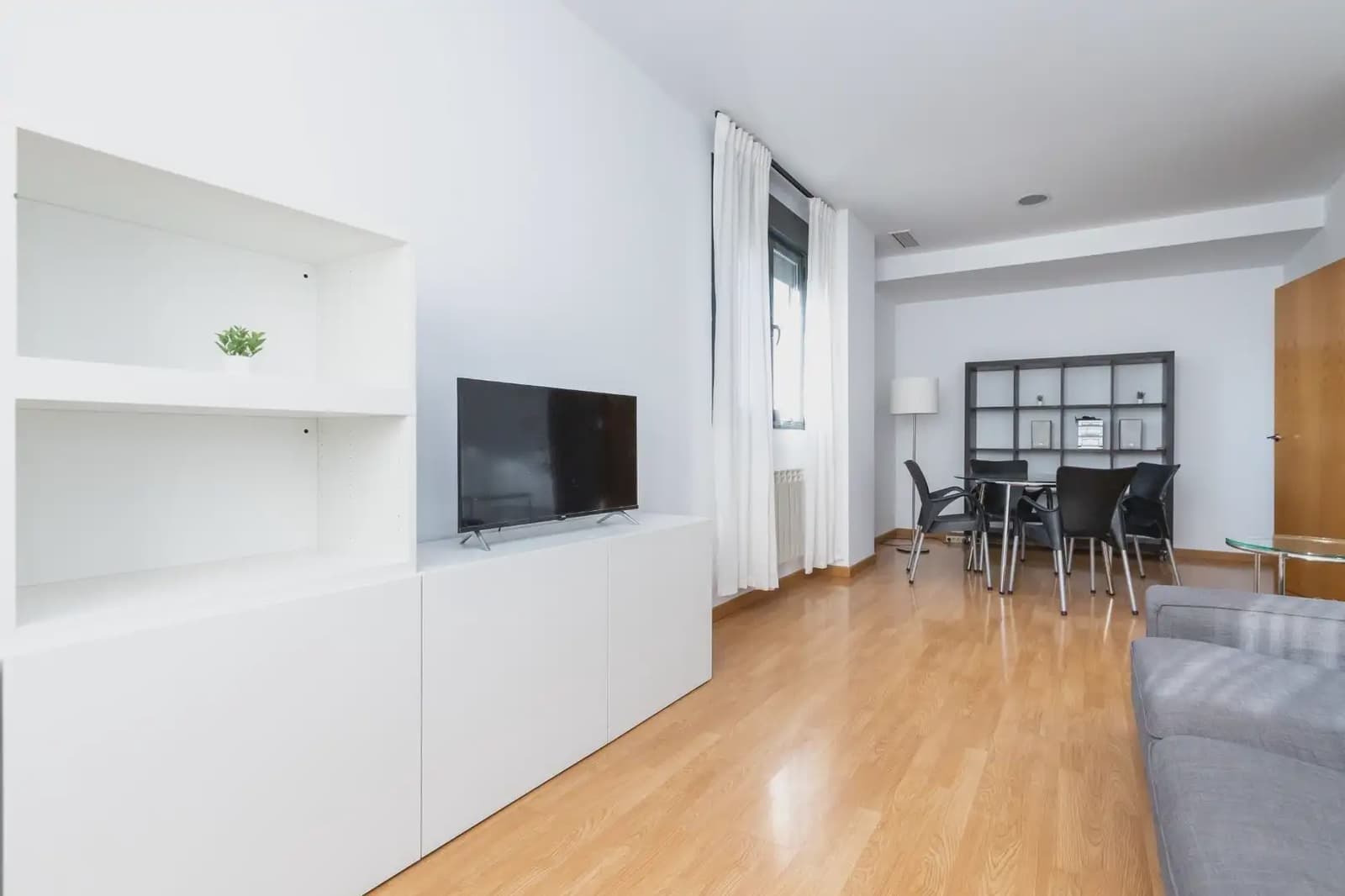 1 slaapkamer Flat te huur in Granada stad met zwembad - € 750 (Ref: 9901617)