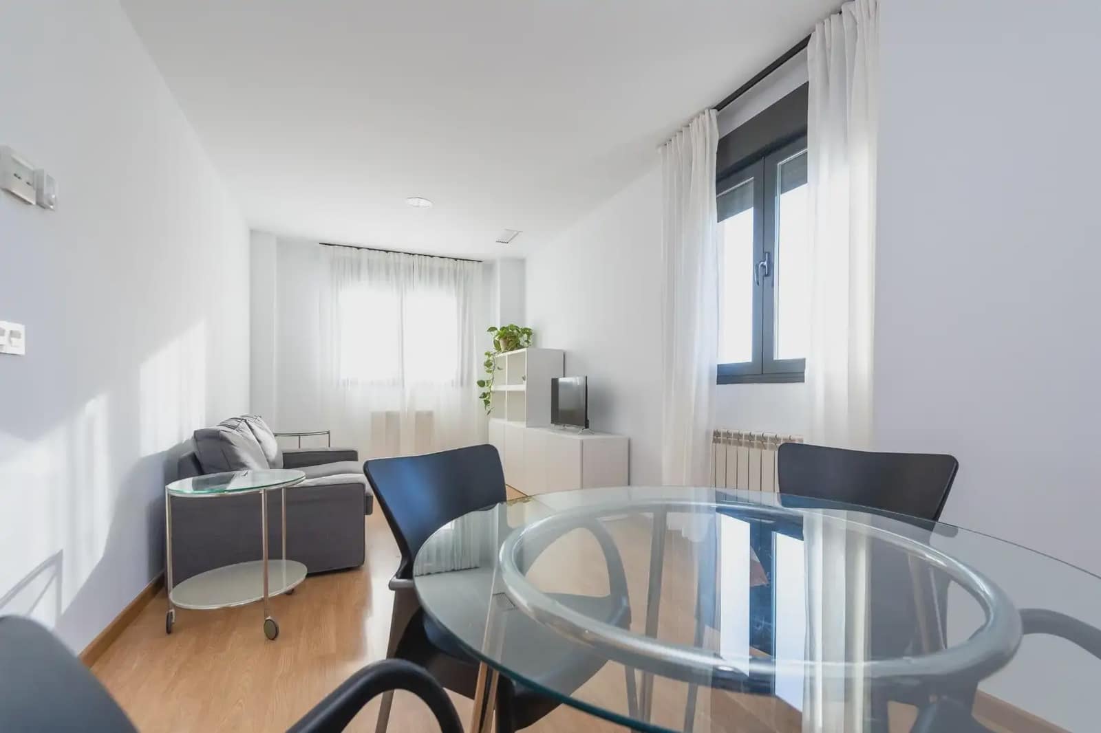 1 slaapkamer Flat te huur in Granada stad met zwembad - € 750 (Ref: 9901617)