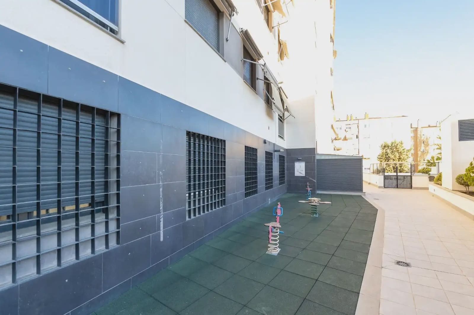 1 slaapkamer Flat te huur in Granada stad met zwembad - € 750 (Ref: 9901617)