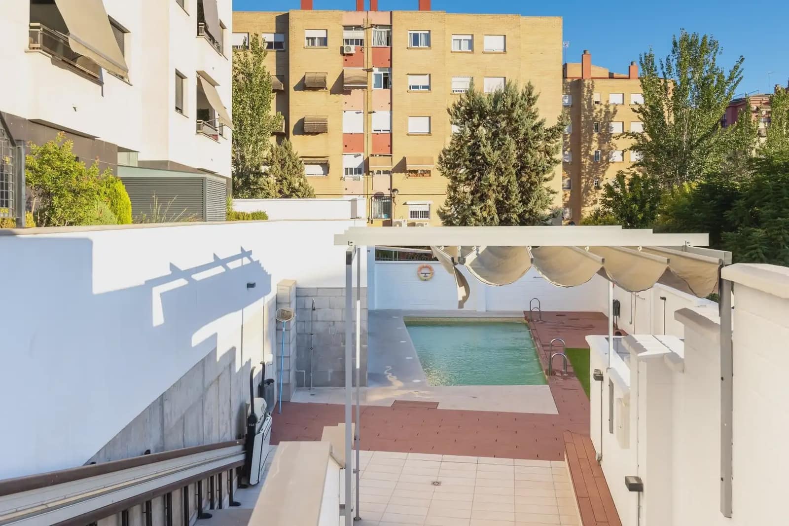 1 slaapkamer Flat te huur in Granada stad met zwembad - € 750 (Ref: 9901617)