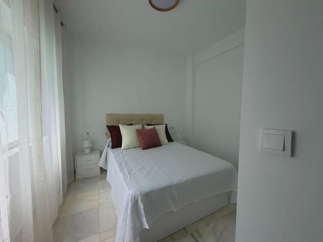 2 soverom Leilighet til leie i San Matías - Realejo, Granada by - € 980 (Ref: 9902078)