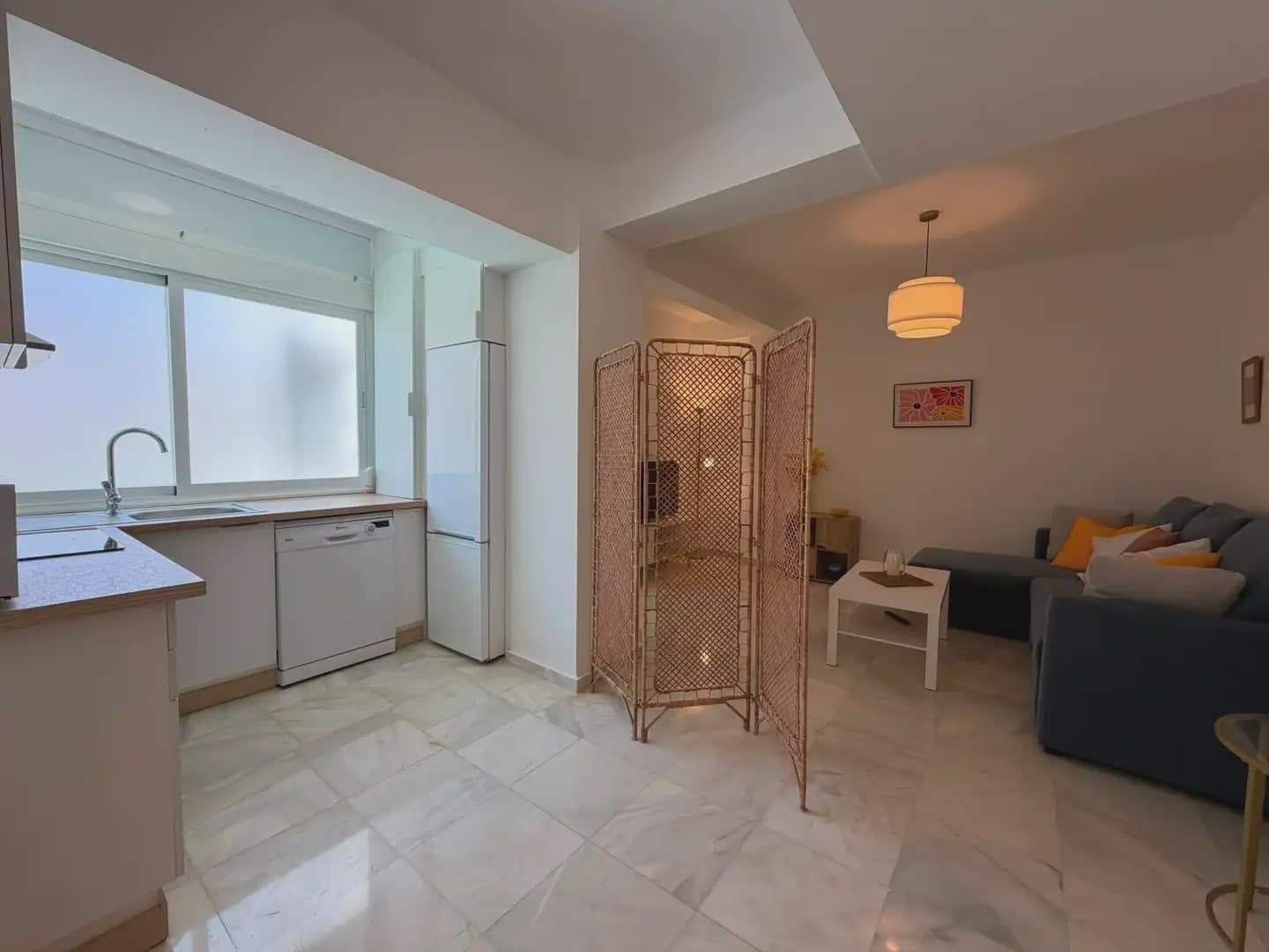 2 soverom Leilighet til leie i Granada by - € 980 (Ref: 9902078)