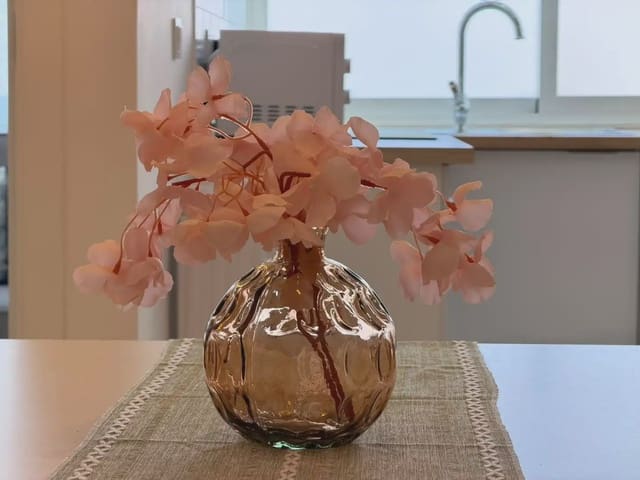 2 soverom Leilighet til leie i San Matías - Realejo, Granada by - € 980 (Ref: 9902078)