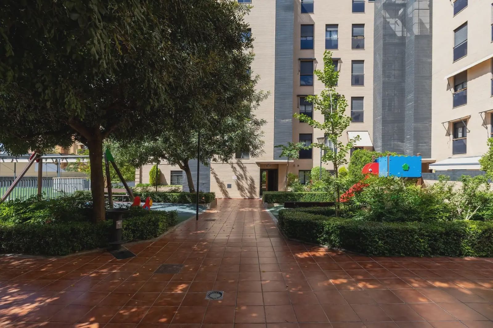 2 soverom Penthouse til salgs i Granada by med svømmebasseng garasje - € 355 000 (Ref: 9902079)
