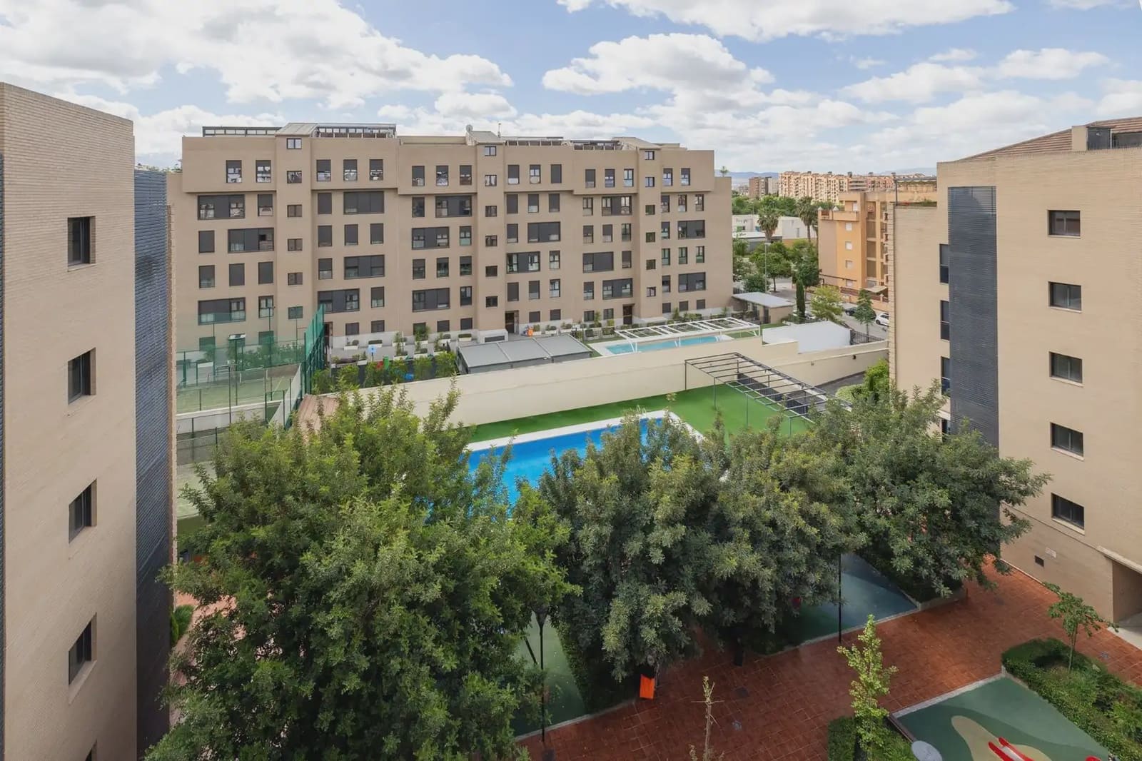 2 soverom Penthouse til salgs i Granada by med svømmebasseng garasje - € 355 000 (Ref: 9902079)