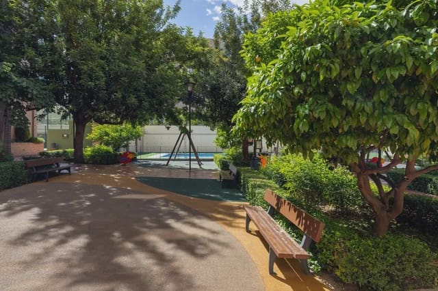 2 soverom Penthouse til salgs i Avda. Federico Garcia Lorca - Nueva Estación Autobuses, Granada by med svømmebasseng garasje - € 355 000 (Ref: 9902079)