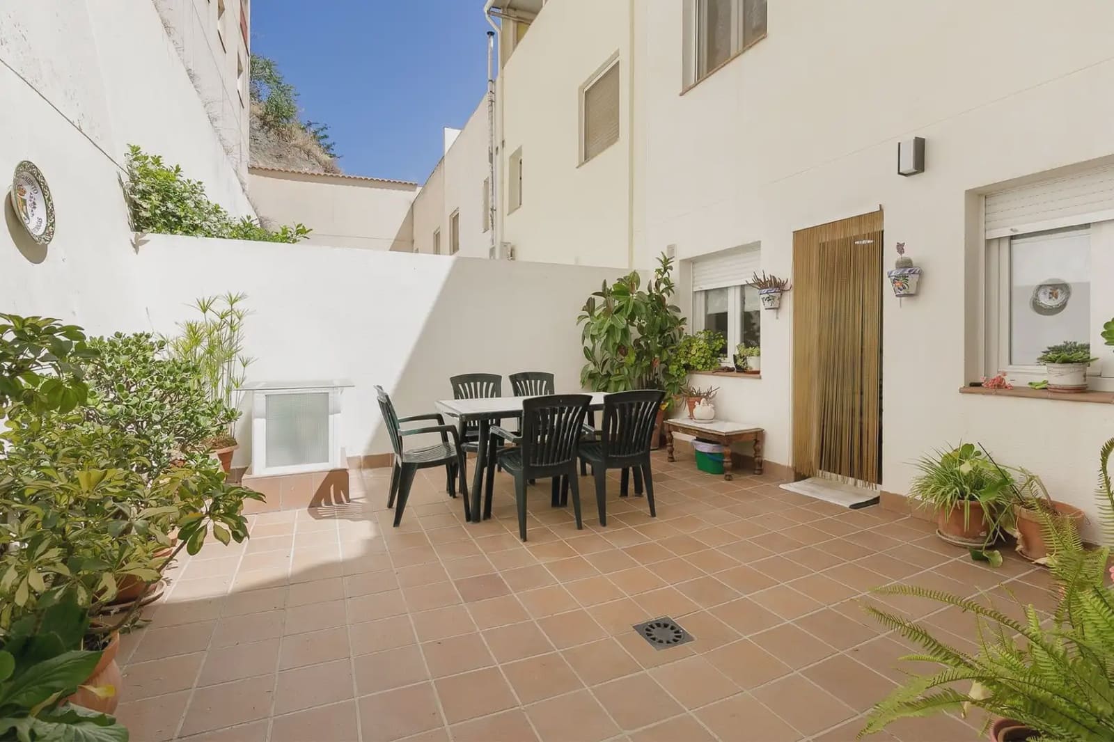 Casa de 5 habitaciones en Granada ciudad en venta con garaje - 550.000 € (Ref: 9902444)