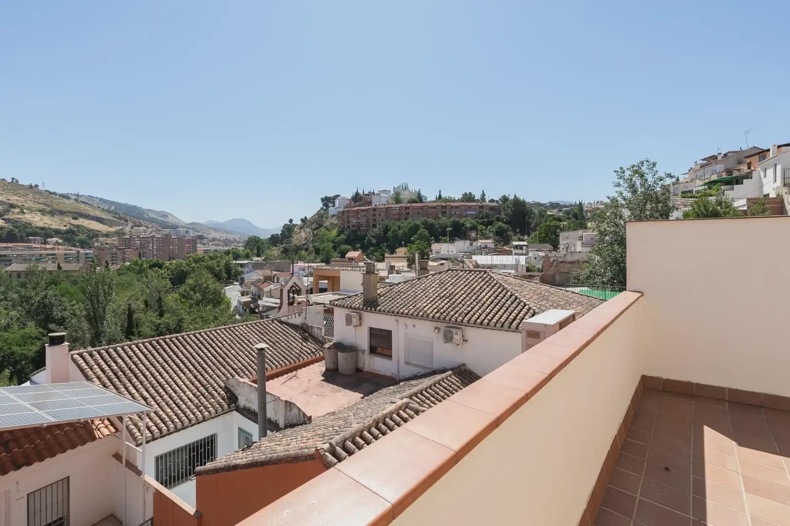 Casa de 5 habitaciones en Granada ciudad en venta con garaje - 550.000 € (Ref: 9902444)
