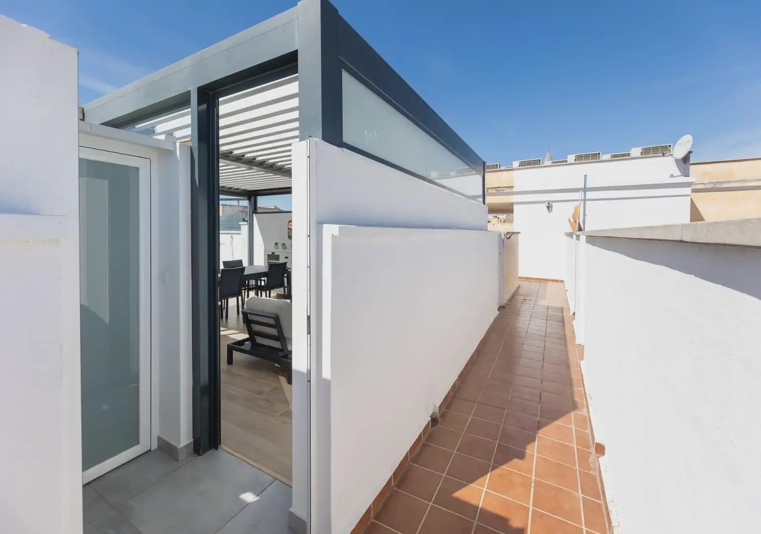 2 slaapkamer Flat te koop in Las Gabias met zwembad garage - € 245.000 (Ref: 9902622)