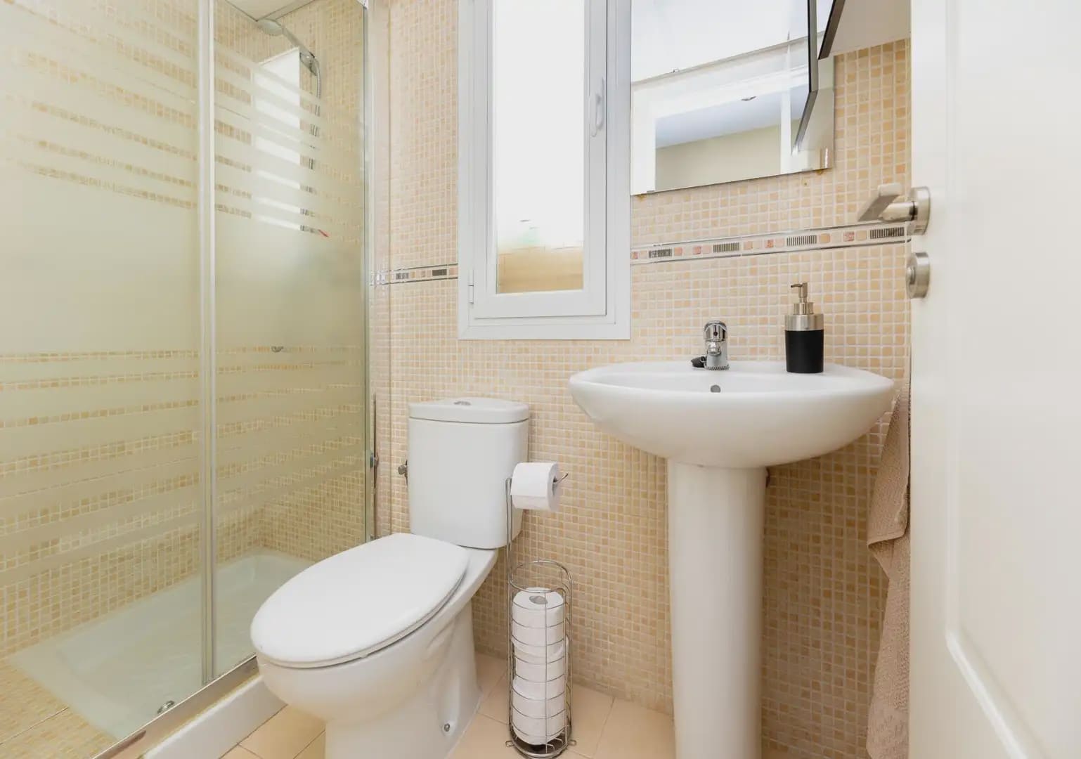 2 slaapkamer Flat te koop in Las Gabias met zwembad garage - € 245.000 (Ref: 9902622)