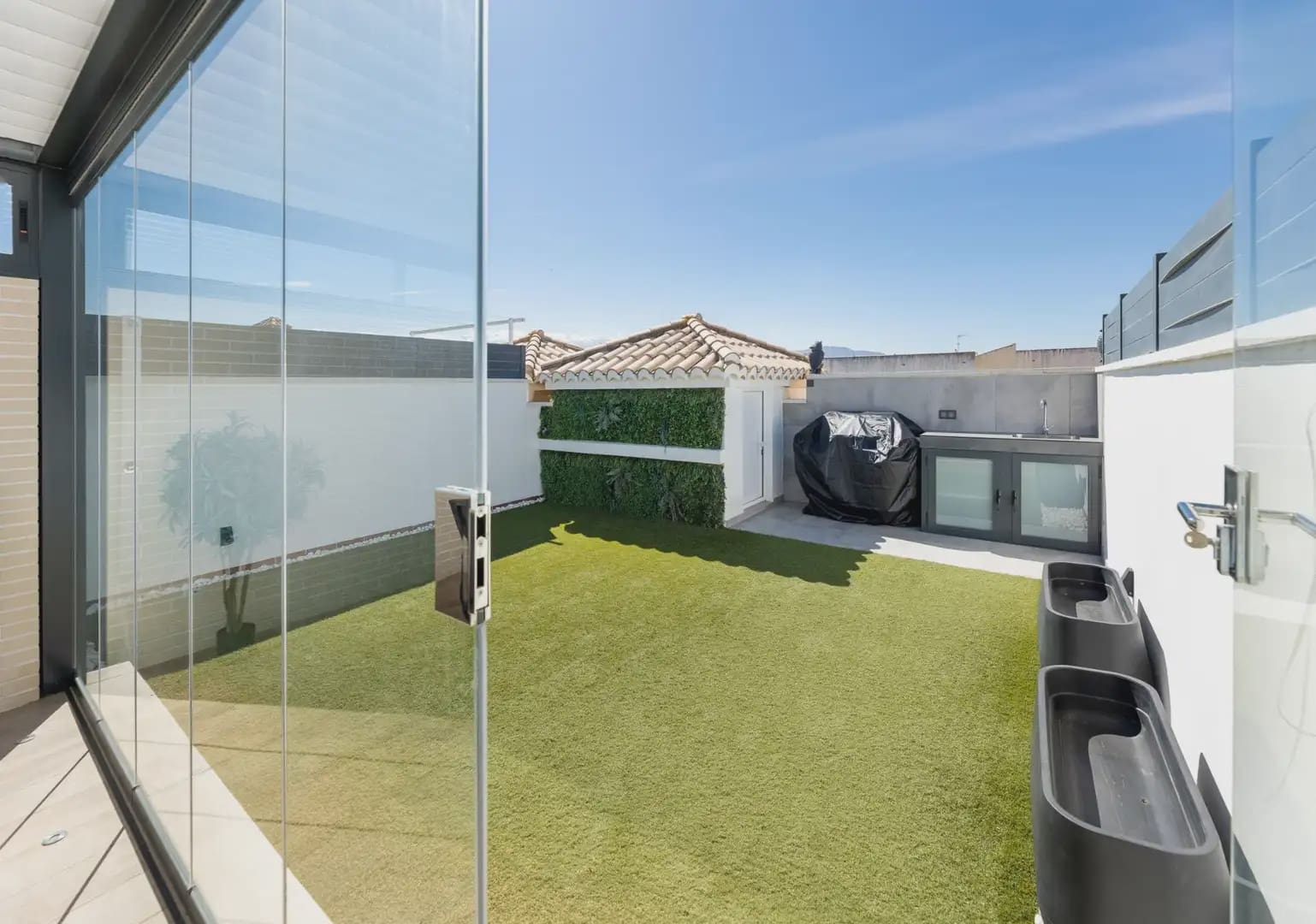 2 slaapkamer Flat te koop in Las Gabias met zwembad garage - € 245.000 (Ref: 9902622)