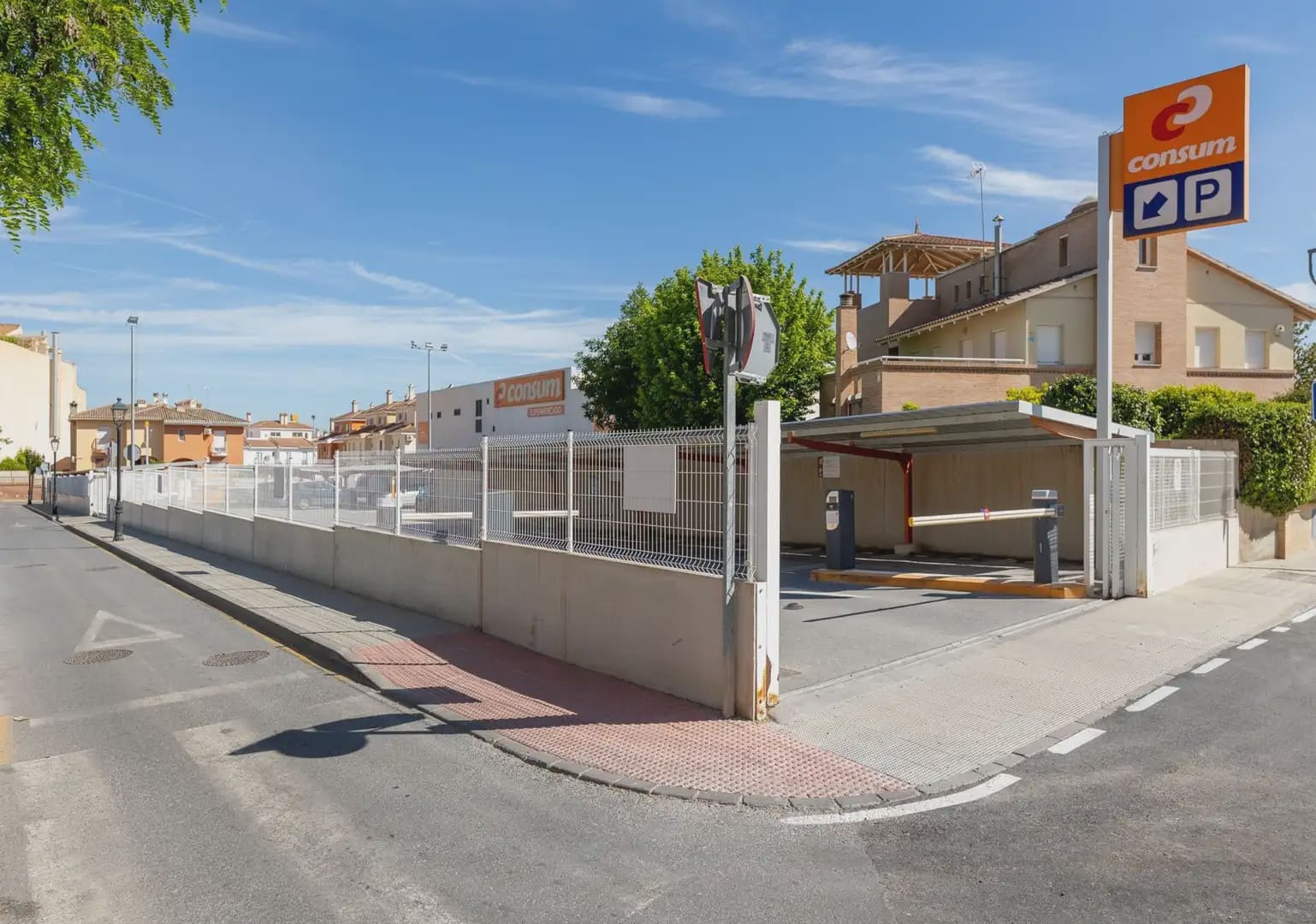 2 slaapkamer Flat te koop in Las Gabias met zwembad garage - € 245.000 (Ref: 9902622)