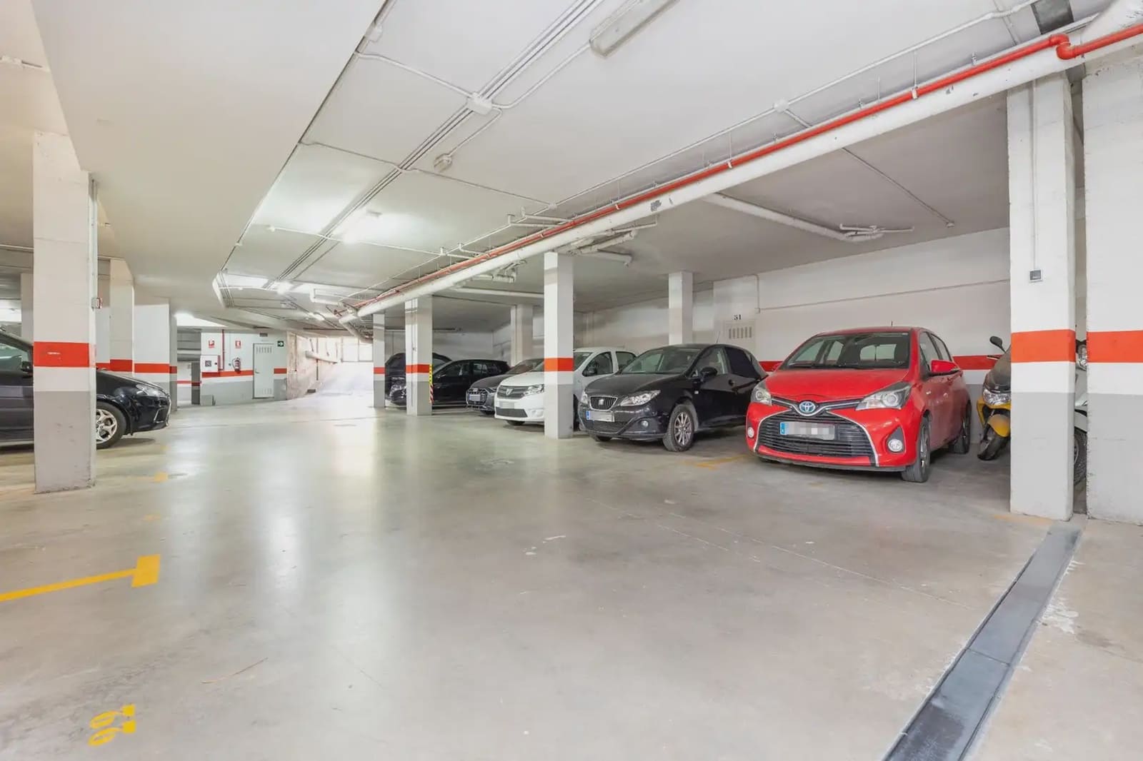 2 slaapkamer Flat te koop in Las Gabias met zwembad garage - € 245.000 (Ref: 9902622)
