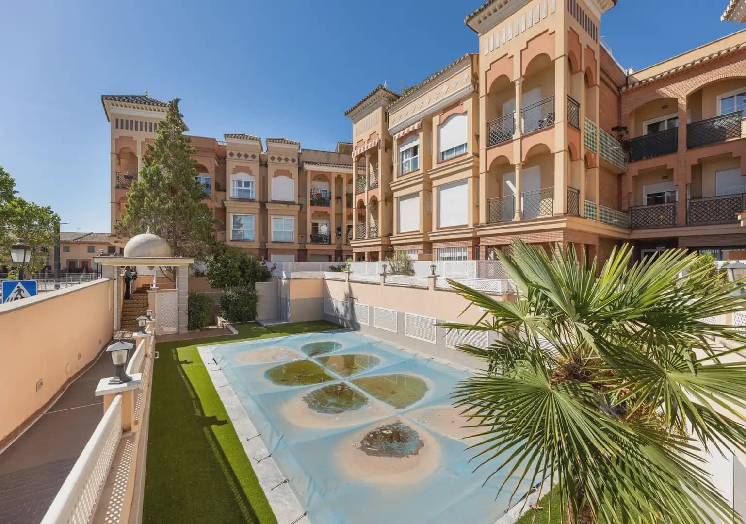 2 slaapkamer Flat te koop in Las Gabias met zwembad garage - € 245.000 (Ref: 9902622)
