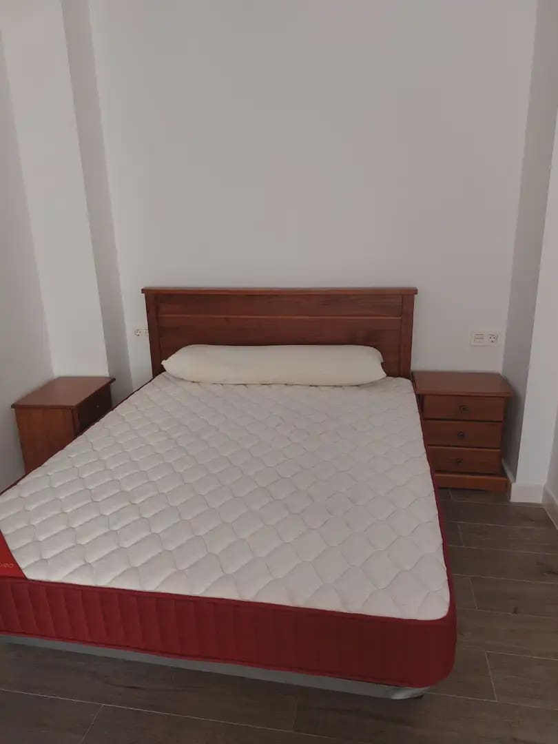 2 bedroom Flat for rent in Granada city - € 850 (Ref: 9902623)