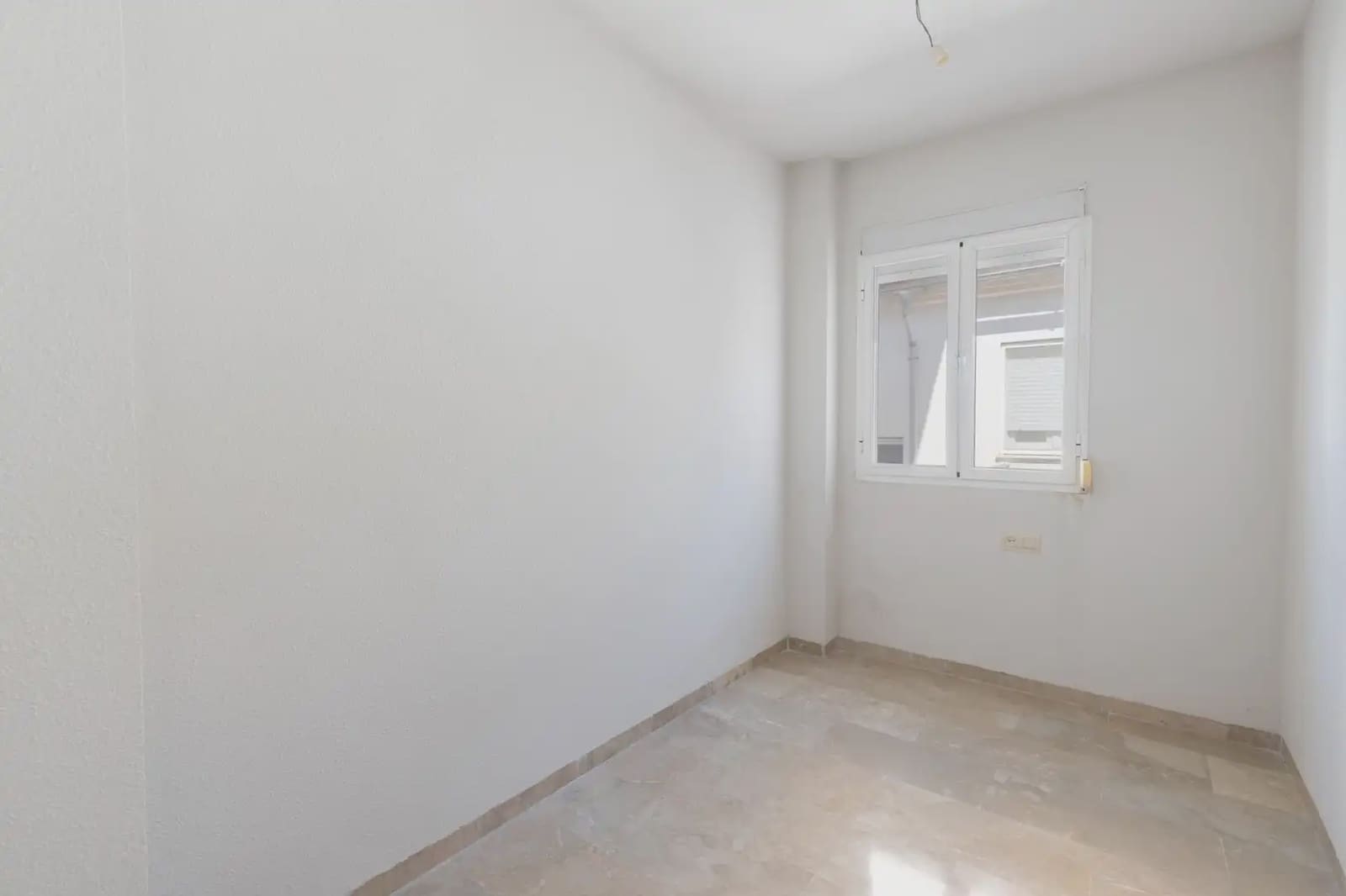 Piso de 3 habitaciones en Cenes de la Vega en venta con garaje - 175.000 € (Ref: 9902624)