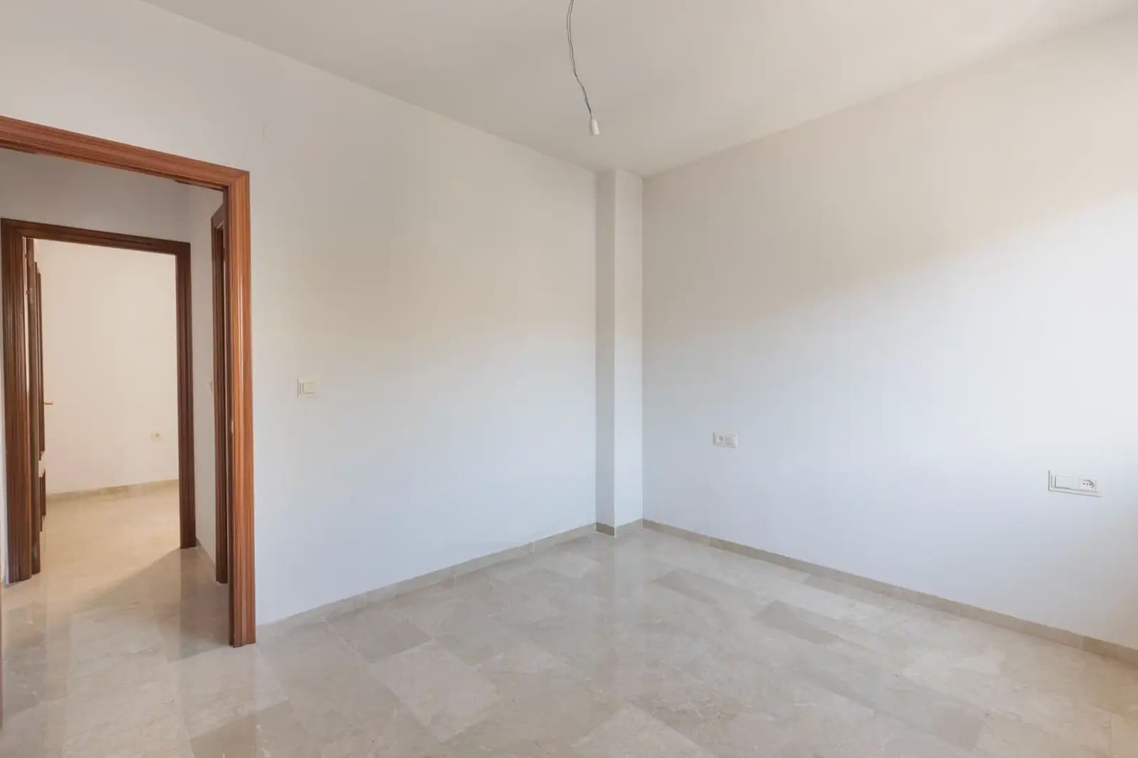 Piso de 3 habitaciones en Cenes de la Vega en venta con garaje - 175.000 € (Ref: 9902624)