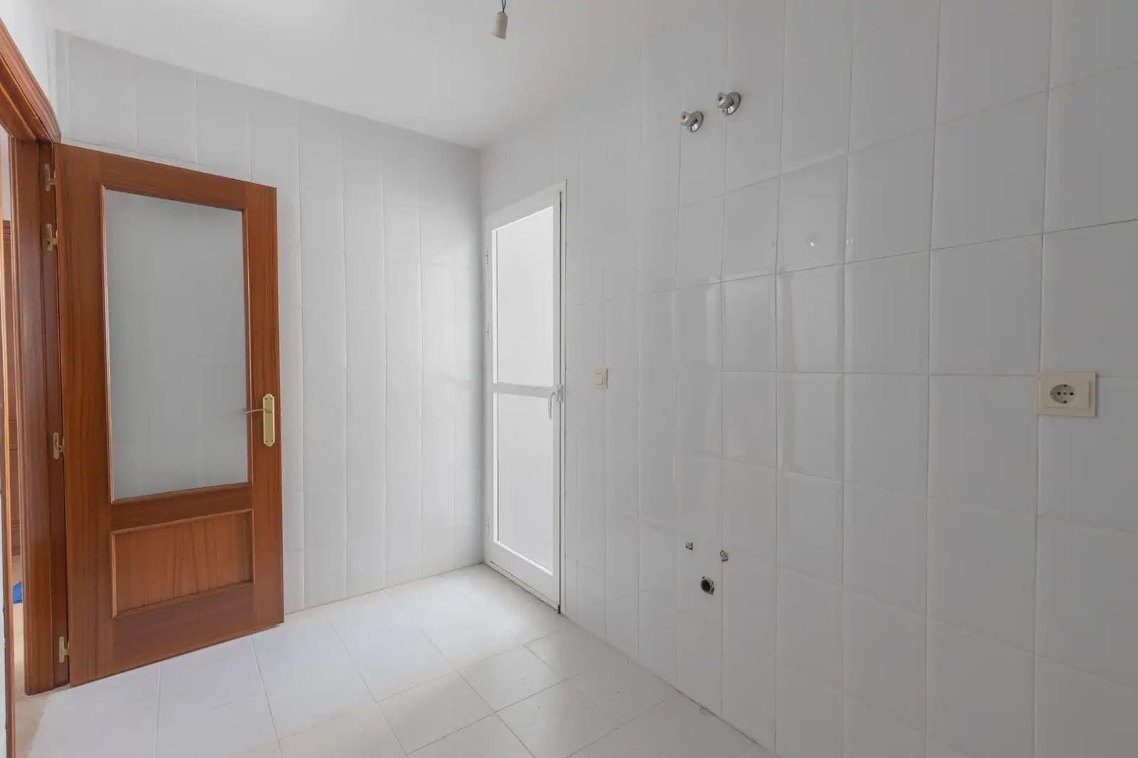 Piso de 3 habitaciones en Cenes de la Vega en venta con garaje - 175.000 € (Ref: 9902624)