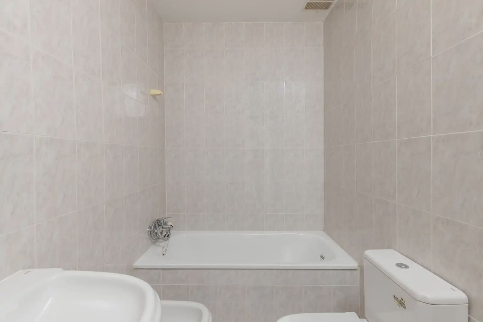 Piso de 3 habitaciones en Cenes de la Vega en venta con garaje - 175.000 € (Ref: 9902624)