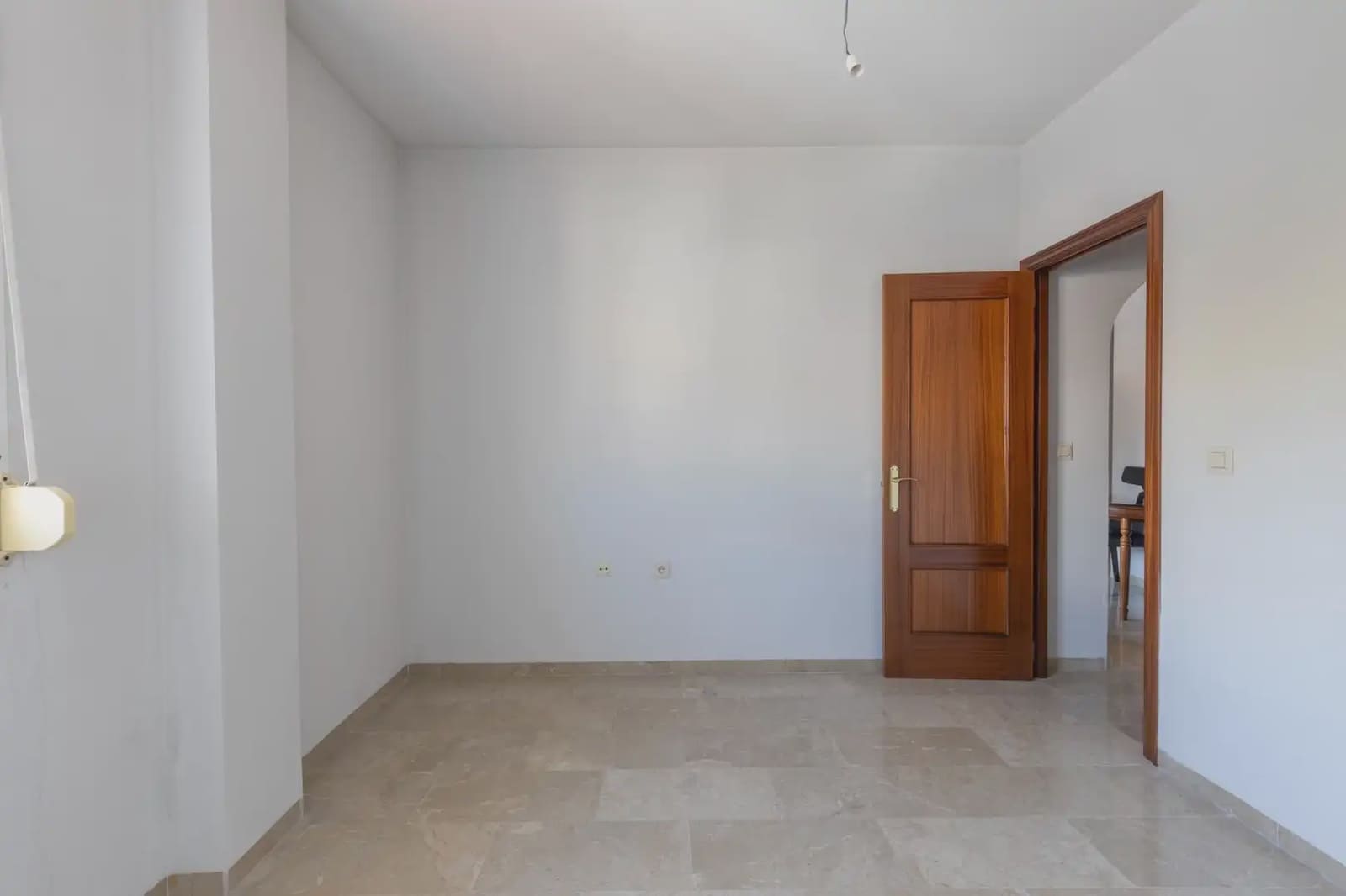 Piso de 3 habitaciones en Cenes de la Vega en venta con garaje - 175.000 € (Ref: 9902624)