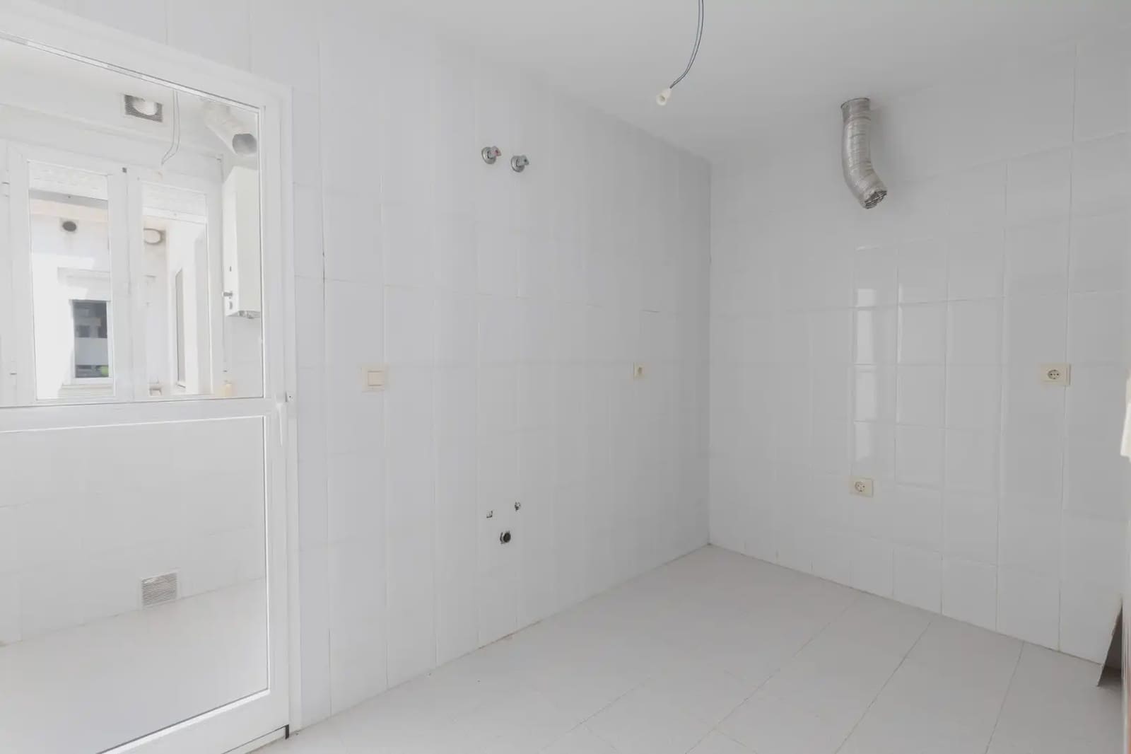 Piso de 3 habitaciones en Cenes de la Vega en venta con garaje - 175.000 € (Ref: 9902624)
