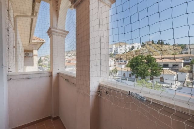 Piso de 3 habitaciones en Cenes de la Vega en venta con garaje - 175.000 € (Ref: 9902624)