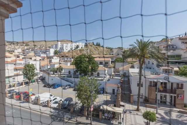 Piso de 3 habitaciones en Cenes de la Vega en venta con garaje - 175.000 € (Ref: 9902624)