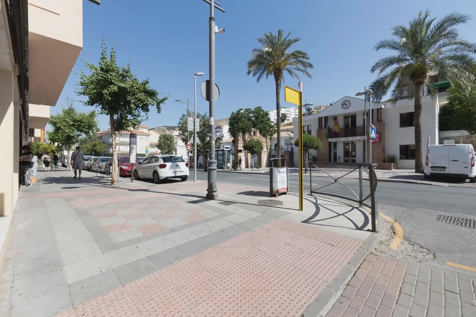 Piso de 3 habitaciones en Cenes de la Vega en venta con garaje - 175.000 € (Ref: 9902624)